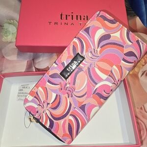 New In Box Trina Turk Pink Purple Wallet Large Zip
